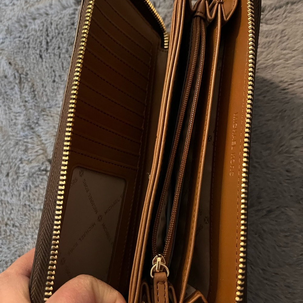 Michael Kors Signature Brown Key Holder - Picture 7 of 7